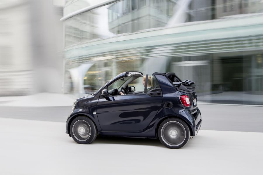  Smart ForTwo Cabrio Xclusive by Brabus 2016 года  (фото 2 из 10)